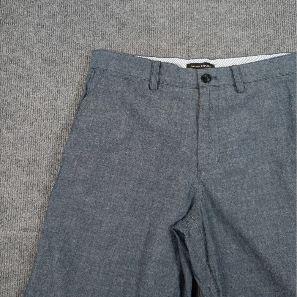 Banana Republic details brand